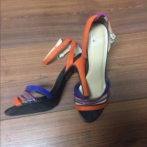 Heart in D colorful medium heel sandals